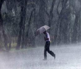 Hujan di Riau masih berpotensi angin kencang dan petir (foto/ilustrasi)